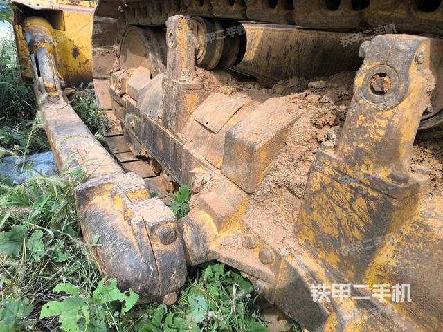 左側(cè)履帶全景（推土機底盤及工作裝置）