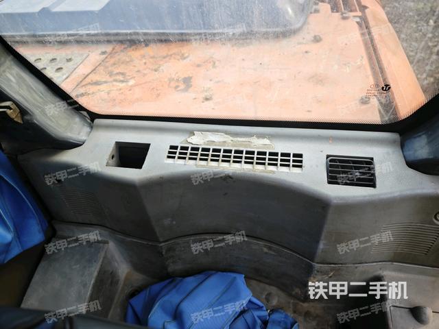 座椅右側(cè)控制臺/鑰匙門/油門/含右手柄（駕駛室部分）