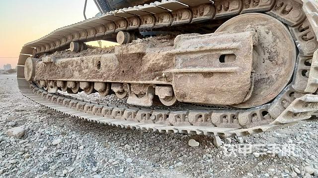 單側(cè)履帶整體（整機(jī)外觀）