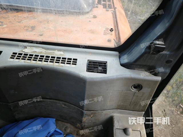 后窗玻璃角標(biāo)（駕駛室部分）