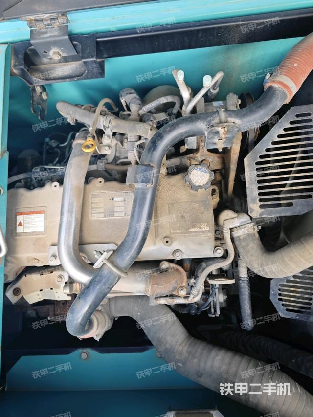 駕駛室頂部俯視（上車部件）