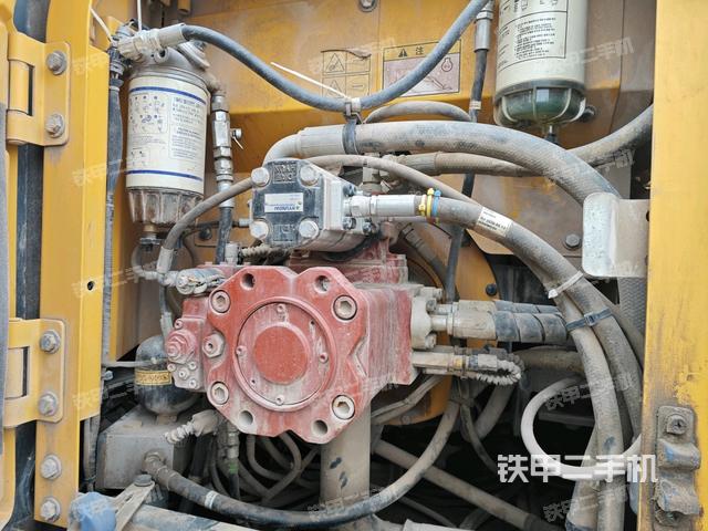 液壓泵斜45?右(大件艙室) 液壓泵斜45?右(大件艙室)