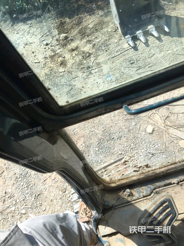 右側(cè)玻璃角標(biāo)（駕駛室部分）