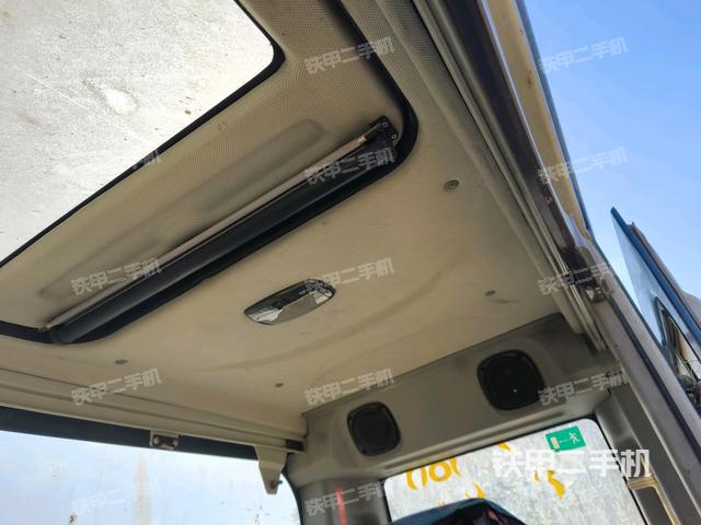 駕駛室左后45度（駕駛室部分）