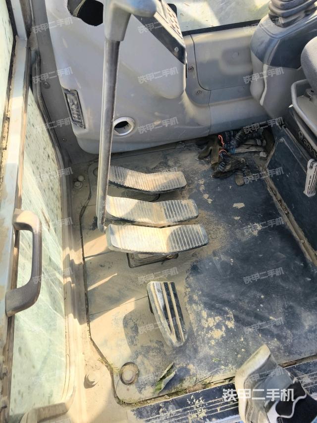 駕駛室正側(cè)（駕駛室部分）