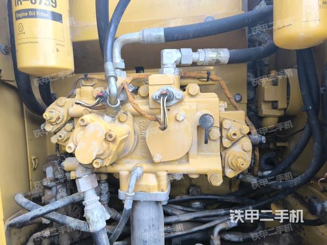 液壓泵斜45?左(大件艙室) 液壓泵斜45?左(大件艙室)