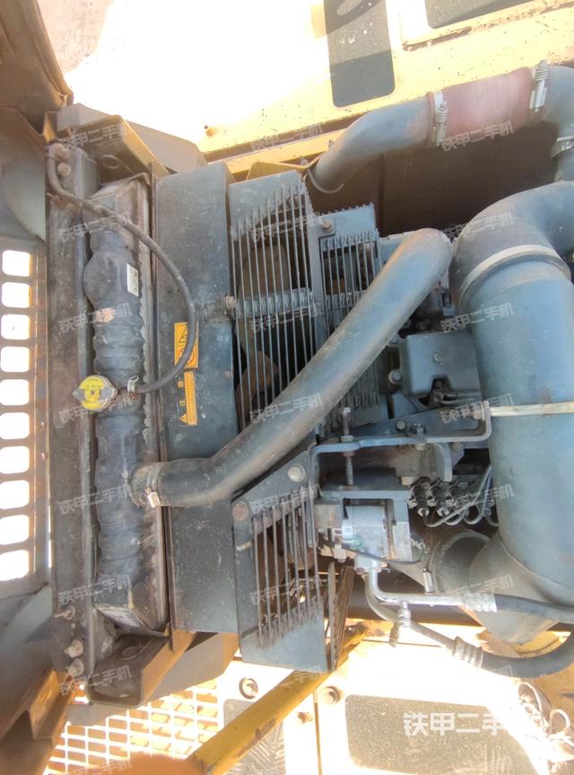 駕駛室左前45度（駕駛室部分）