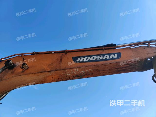 小臂整體右前(工作和回轉(zhuǎn)裝置) 小臂整體右前(工作和回轉(zhuǎn)裝置)