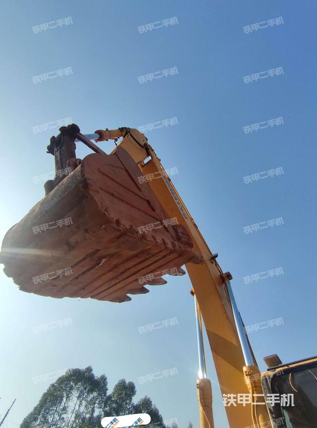 小臂整體左后（工作和回轉(zhuǎn)裝置）