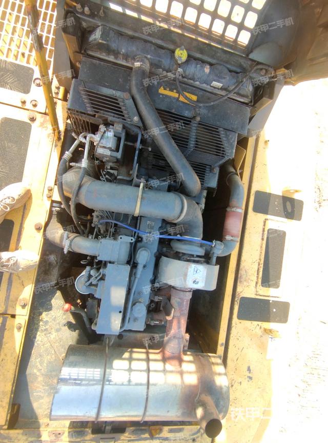 駕駛室左后45度（駕駛室部分）