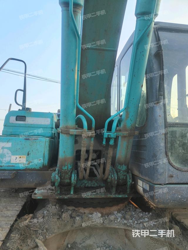 大臂油缸整體?豎拍（工作和回轉(zhuǎn)裝置）