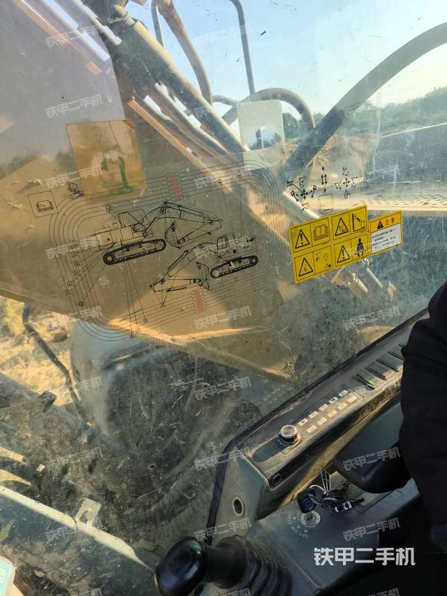 后窗玻璃角標(biāo)（駕駛室部分）