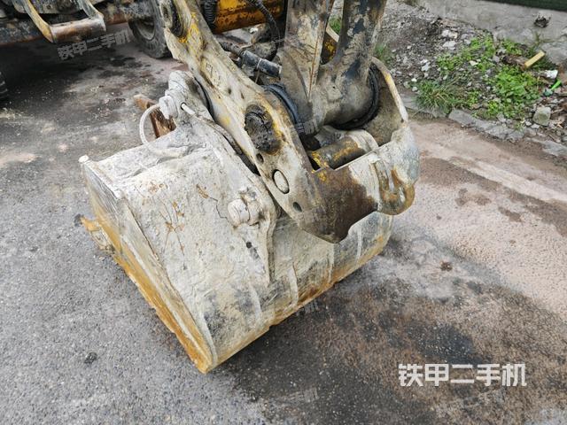 鏟斗45度(工作和回轉(zhuǎn)裝置) 鏟斗45度(工作和回轉(zhuǎn)裝置)