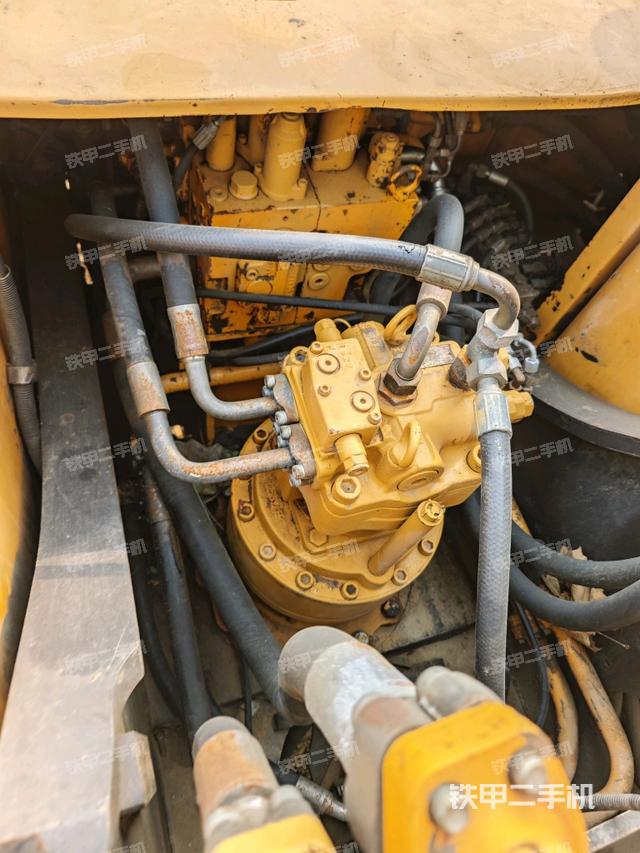 回轉馬達和主控閥（整機外觀）