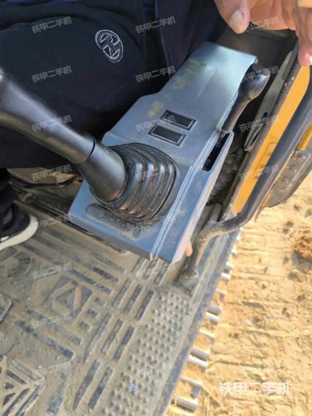 右側(cè)玻璃角標(biāo)（駕駛室部分）