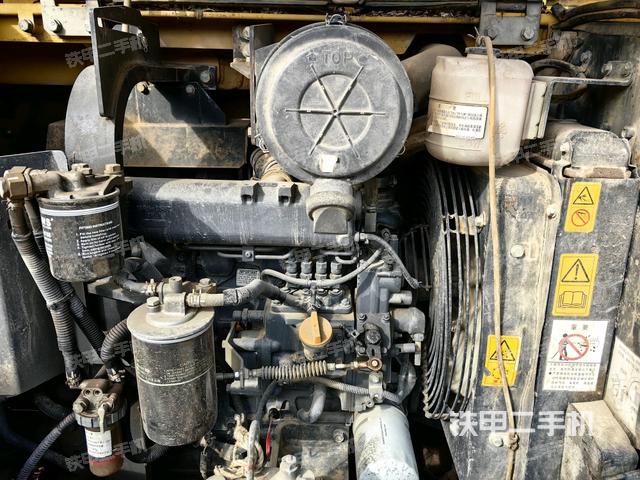 發(fā)動(dòng)機(jī)室（上車部件）