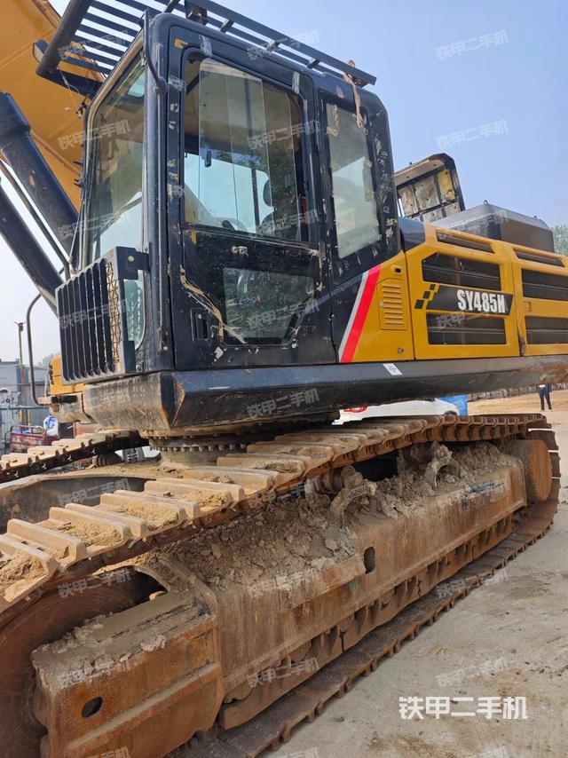 駕駛室整體(整機外觀) 駕駛室整體(整機外觀)