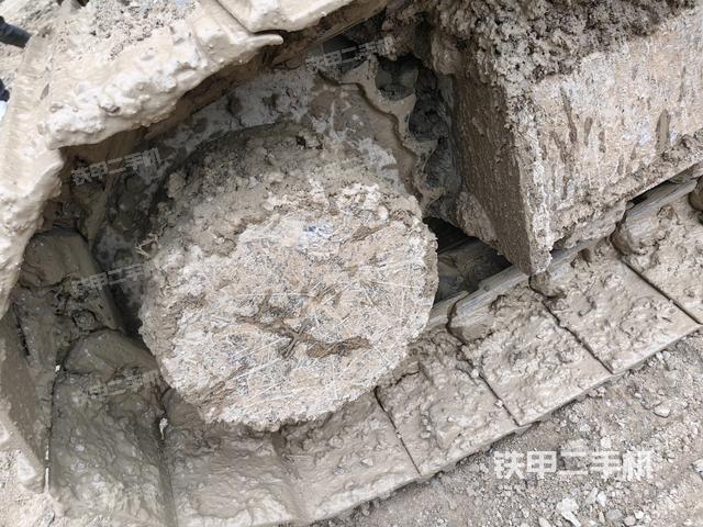 右驅(qū)動(dòng)輪（行走機(jī)構(gòu)）