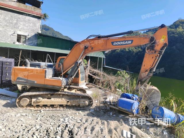 右前45(整機(jī)外觀) 右前45(整機(jī)外觀)