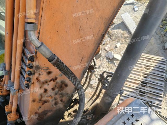 大臂根部?斜視(工作和回轉(zhuǎn)裝置) 大臂根部?斜視(工作和回轉(zhuǎn)裝置)