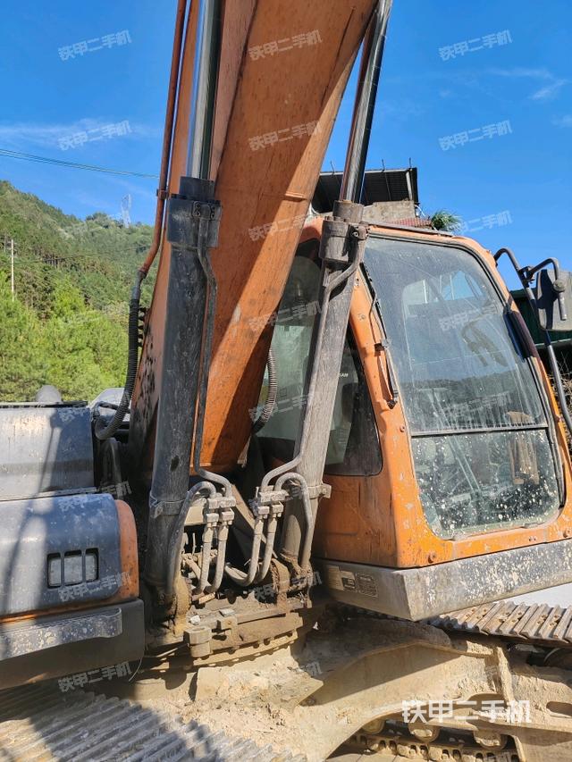 大臂油缸整體?豎拍(工作和回轉(zhuǎn)裝置) 大臂油缸整體?豎拍(工作和回轉(zhuǎn)裝置)