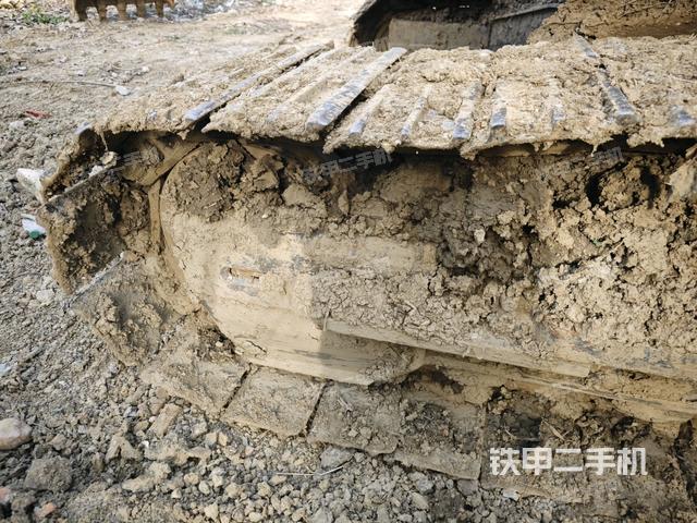 右驅(qū)動輪（行走機構(gòu)）