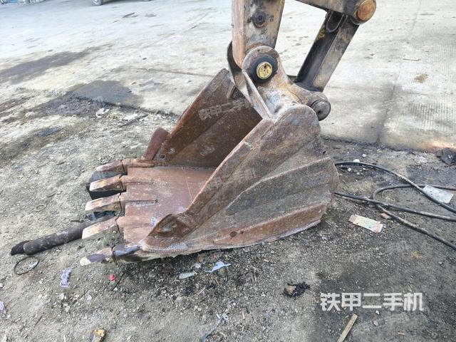 大臂根部?斜視(工作和回轉(zhuǎn)裝置) 大臂根部?斜視(工作和回轉(zhuǎn)裝置)