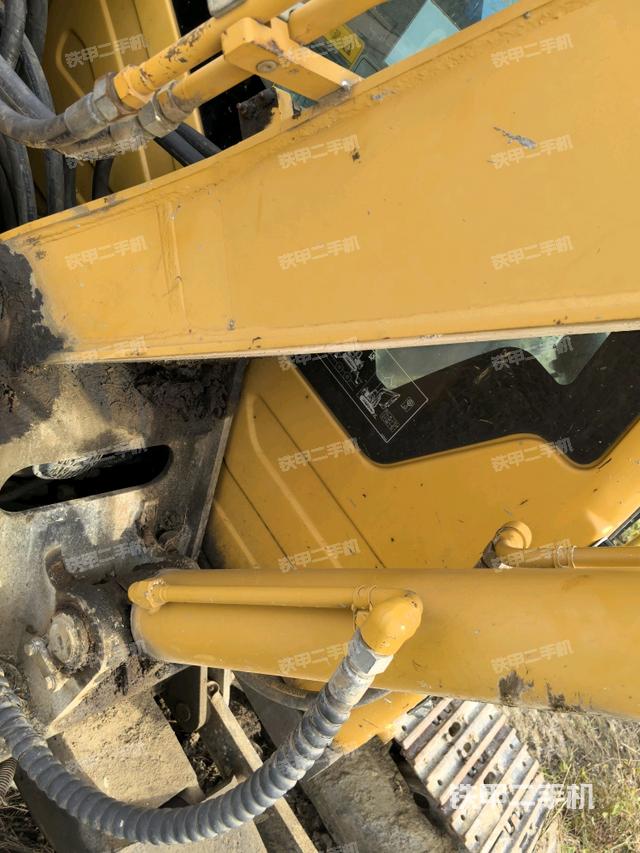 大臂根部?斜（工作和回轉(zhuǎn)裝置）