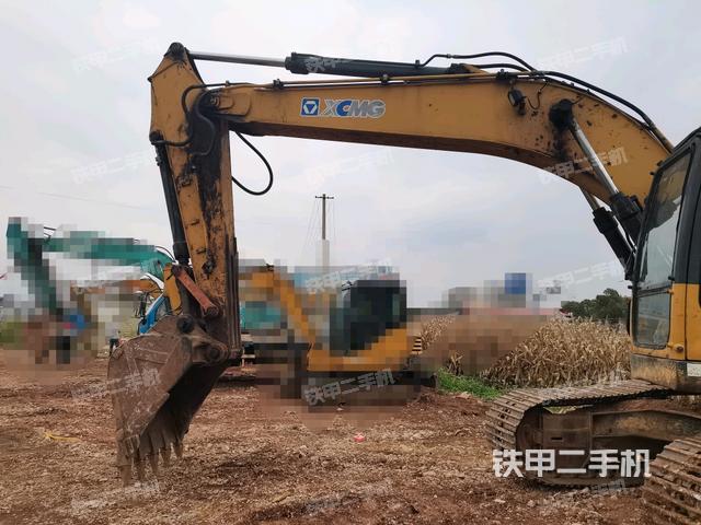 大臂背部俯視(工作和回轉(zhuǎn)裝置) 大臂背部俯視(工作和回轉(zhuǎn)裝置)