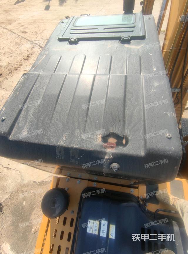 駕駛室頂部(整機外觀) 駕駛室頂部(整機外觀)