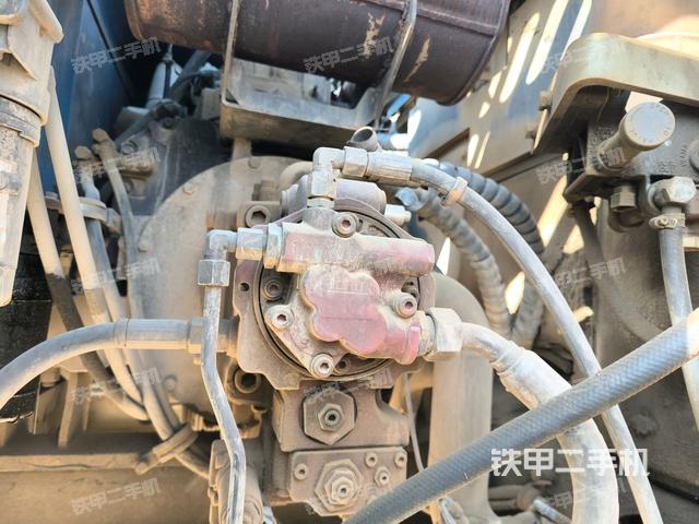 液壓泵斜45?左（大件艙室）