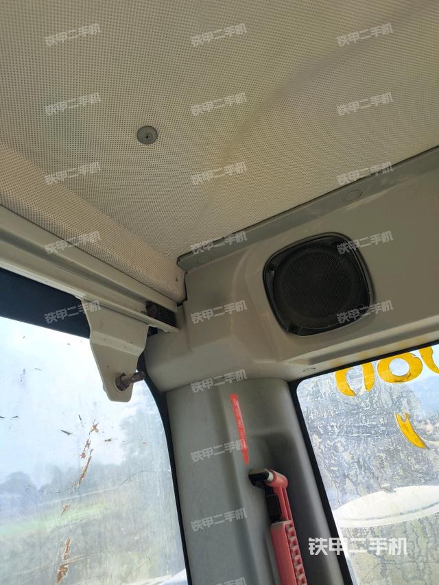 座椅左側(cè)控制臺/音響/含左手柄（駕駛室部分）