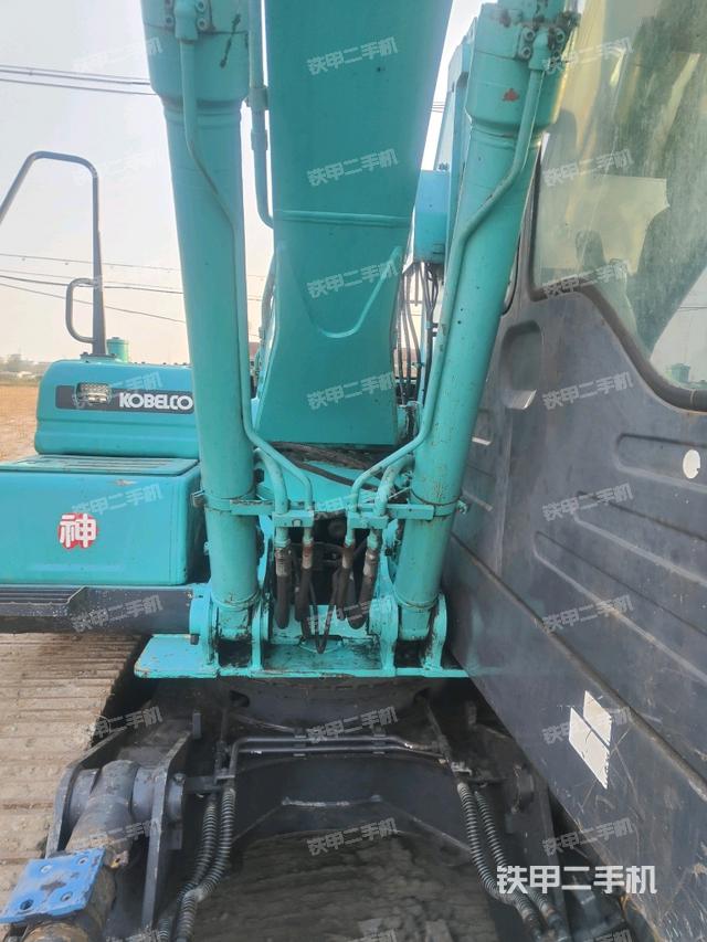 大臂油缸整體?豎拍（工作和回轉(zhuǎn)裝置）