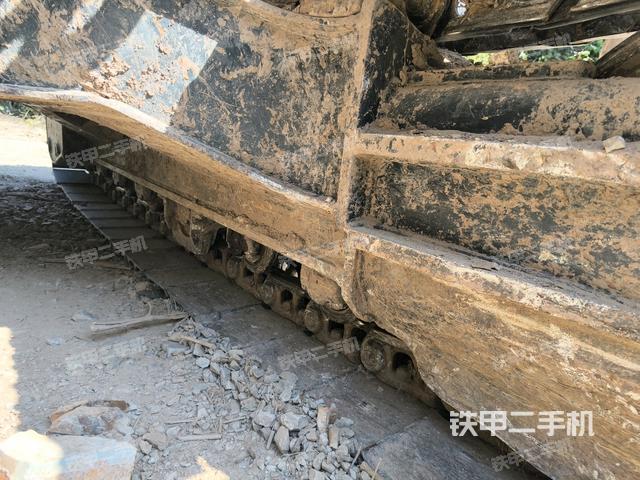 左驅(qū)動(dòng)輪（行走機(jī)構(gòu)）