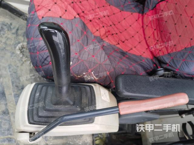 座椅左側(cè)控制臺(tái)/音響/含左手柄(駕駛室部分) 座椅左側(cè)控制臺(tái)/音響/含左手柄(駕駛室部分)