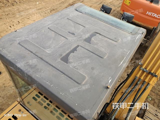 駕駛室頂部(整機外觀) 駕駛室頂部(整機外觀)