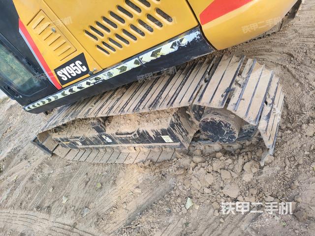 右側(cè)履帶整體?（行走機(jī)構(gòu)）