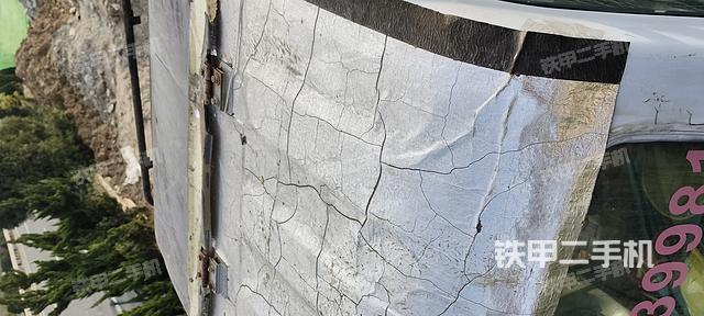 駕駛室頂部（整機外觀）