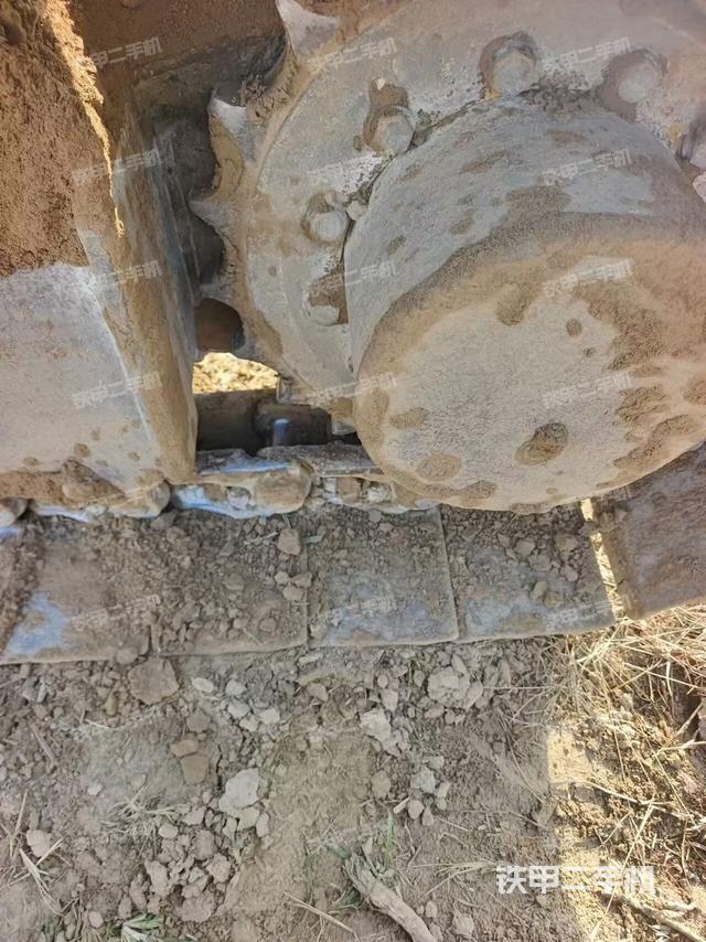 單側履帶整體(整機外觀) 單側履帶整體(整機外觀)