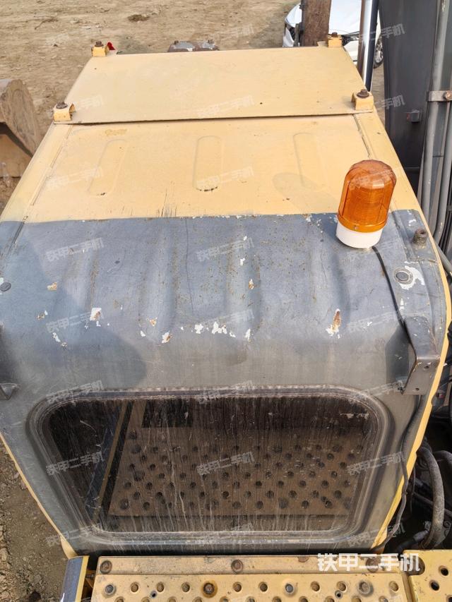 駕駛室頂部（整機(jī)外觀(guān)）