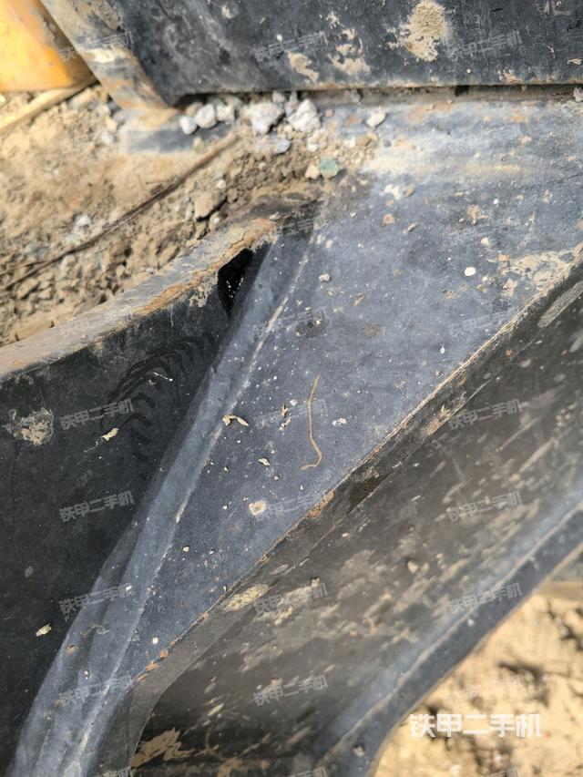 轉(zhuǎn)盤和下車架正前（工作和回轉(zhuǎn)裝置）