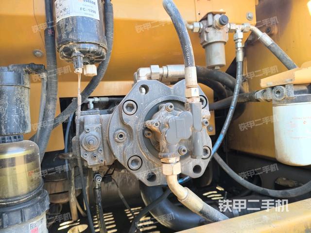 液壓泵斜45?左（大件艙室）