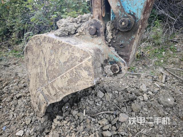 大臂油缸整體?豎拍（工作和回轉(zhuǎn)裝置）