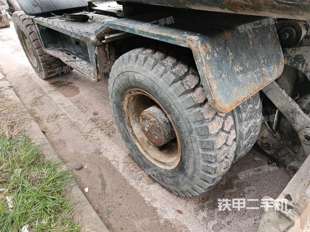 右側(cè)履帶整體(行走機(jī)構(gòu)) 右側(cè)履帶整體(行走機(jī)構(gòu))