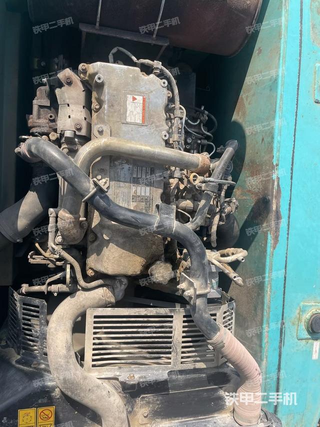 發(fā)動(dòng)機(jī)室（上車部件）