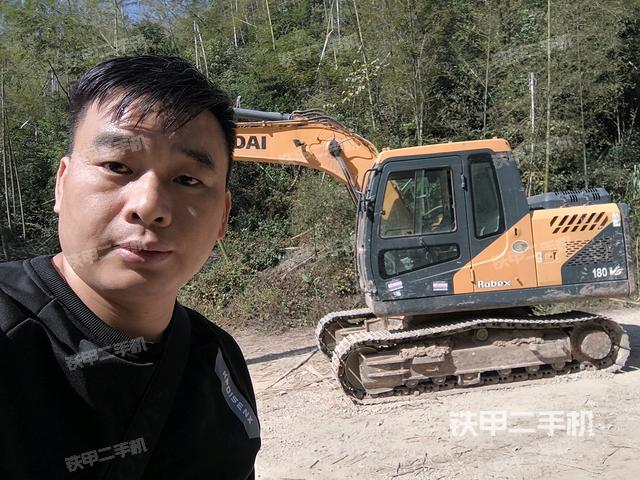 现代R110VS挖掘机的设备实拍-第1张实拍照片