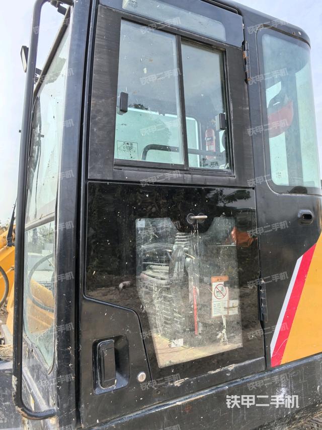 ?駕駛室正側(cè)（駕駛室部分）