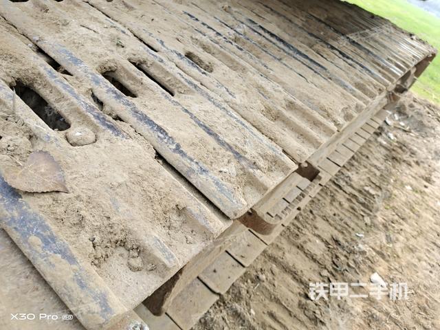 單側(cè)履帶整體（整機(jī)外觀）