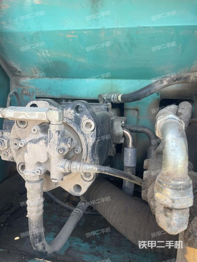 液壓泵斜45?左（大件艙室）