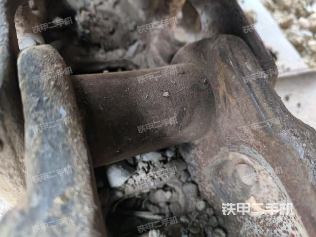 右側(cè)履帶整體(行走機構(gòu)) 右側(cè)履帶整體(行走機構(gòu))